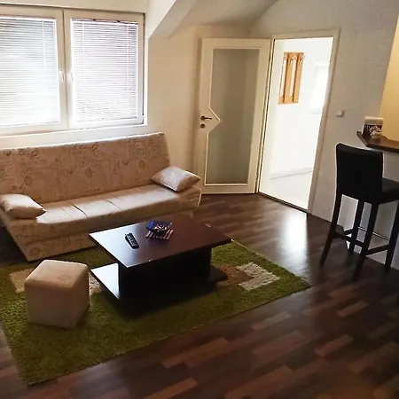 Ema Apartment