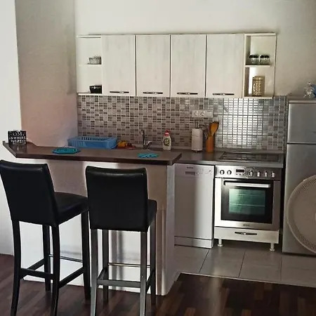 Ema Apartment *